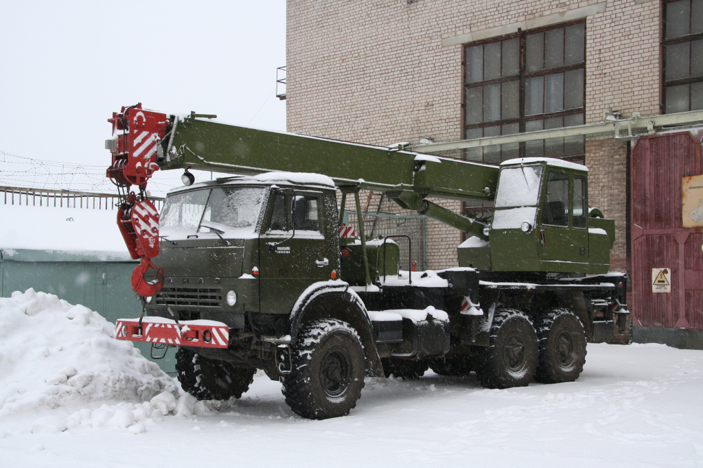 Военный автокран фото